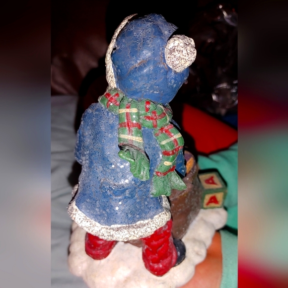 Santa with kids ceramic figures Christmas se VALUE $59.99t - Picture 6 of 8